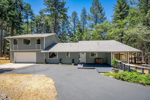 5582 Sierra Springs Drive, Pollock Pines, CA 95726