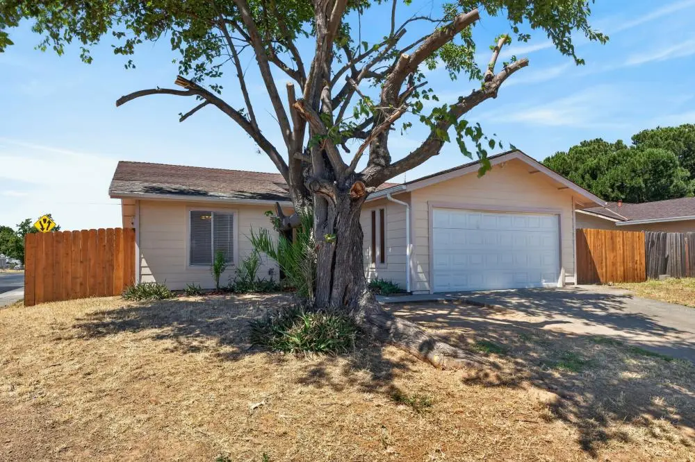 7401 Lawnwood Drive, Sacramento, CA 95828 - #1