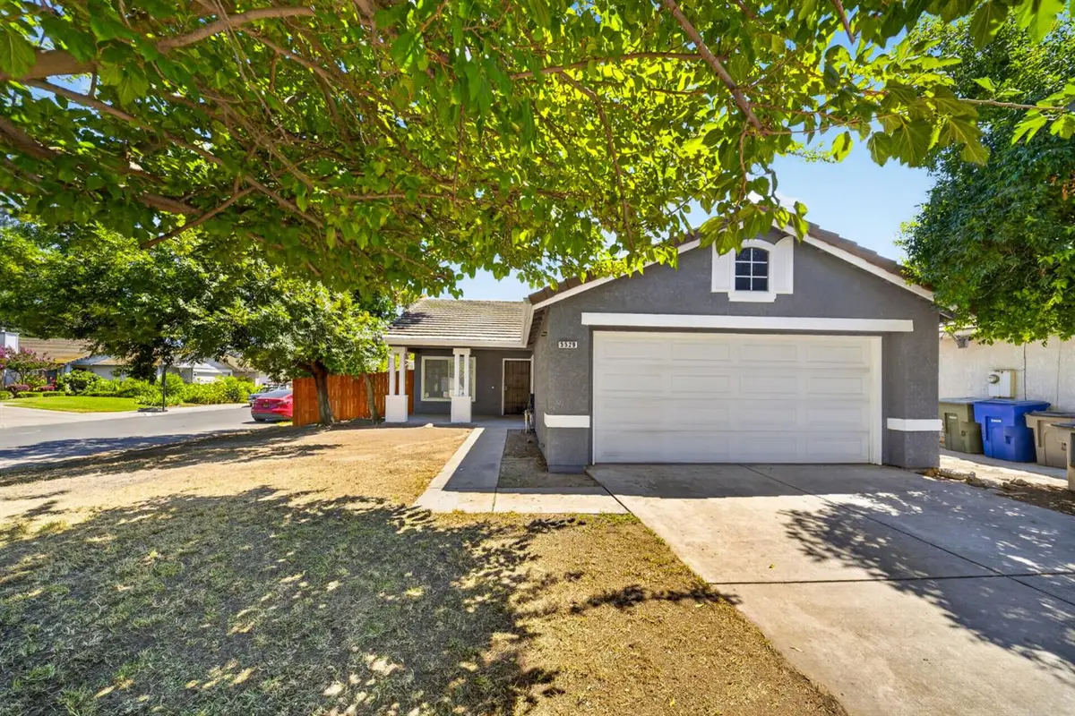 5529 W Norwich Avenue, Fresno, CA 93722 - #1