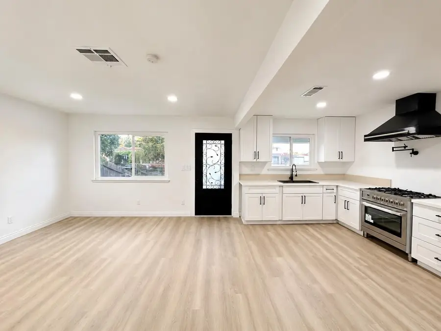 444 N 5th Avenue, Oakdale, CA 95361 - #2