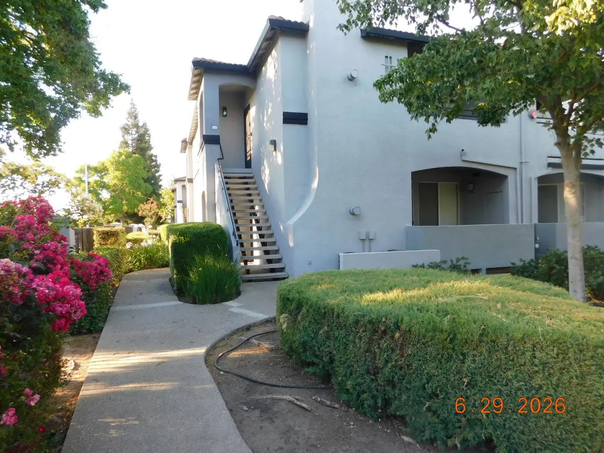 5201 W Laguna Oaks Drive #15, Elk Grove, CA 95758 - #1