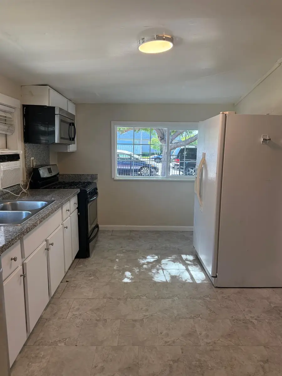 126 N Cleveland Street, Woodland, CA 95695 - #2