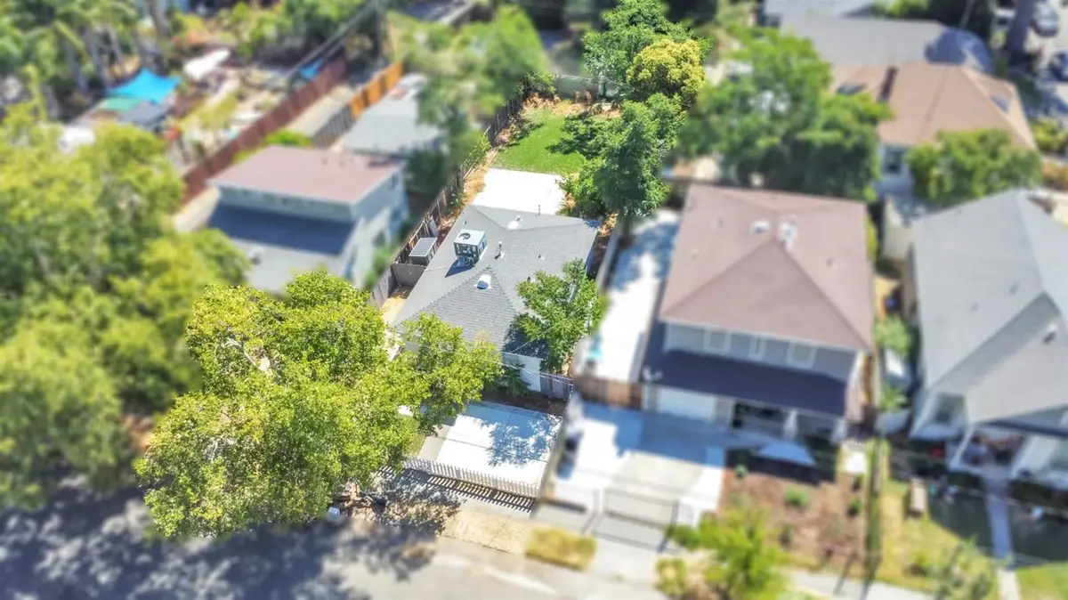 3211 32nd St, Sacramento, CA 95817 - #1