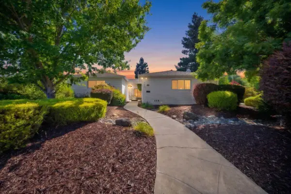7171 Westmoreland Way, Sacramento, CA 95831