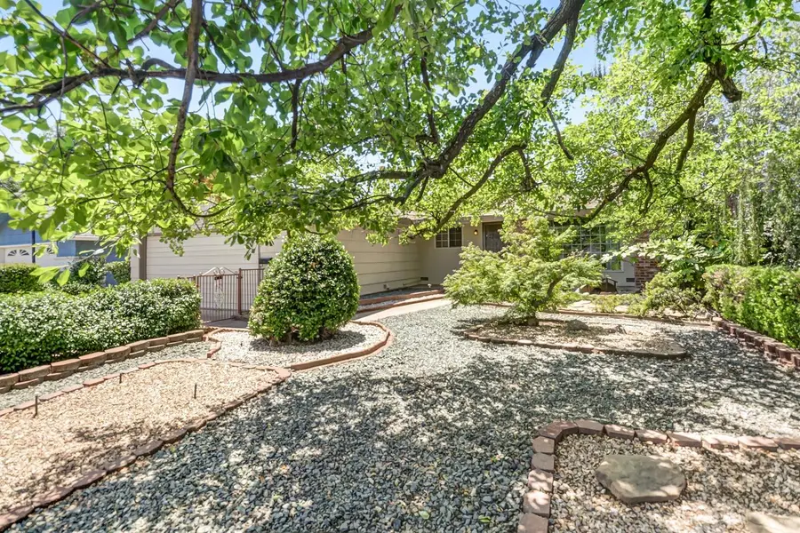 8944 New Dawn Drive, Sacramento, CA 95826 - #2