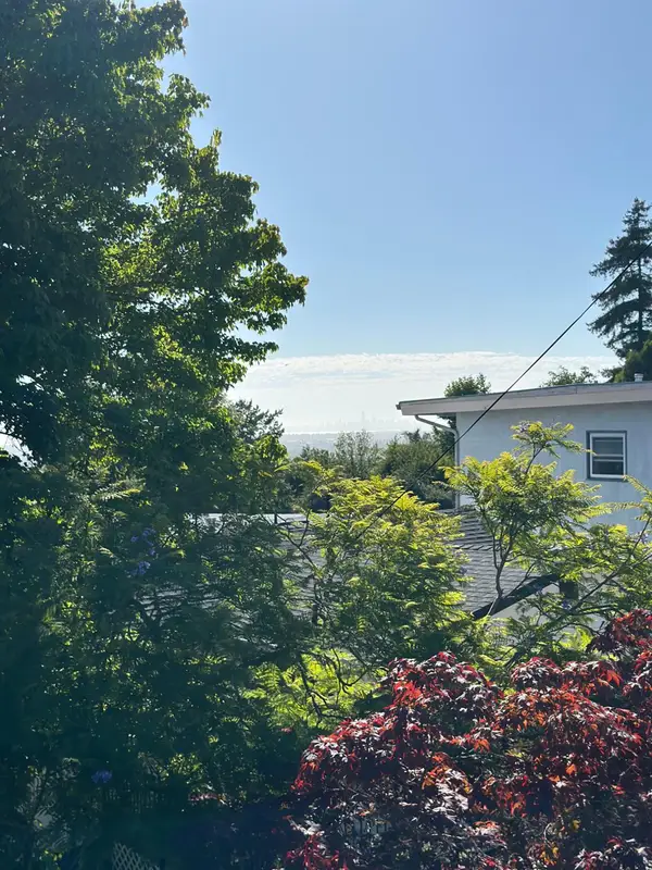 7983 Michigan Ave, Oakland, CA 94605