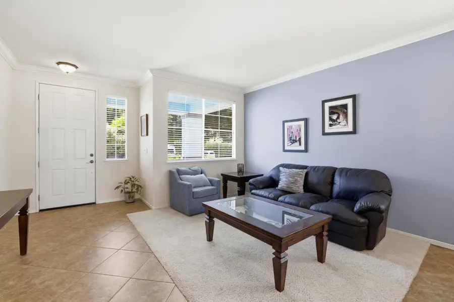 6612 Campfire Way, Citrus Heights, CA 95621 - #3