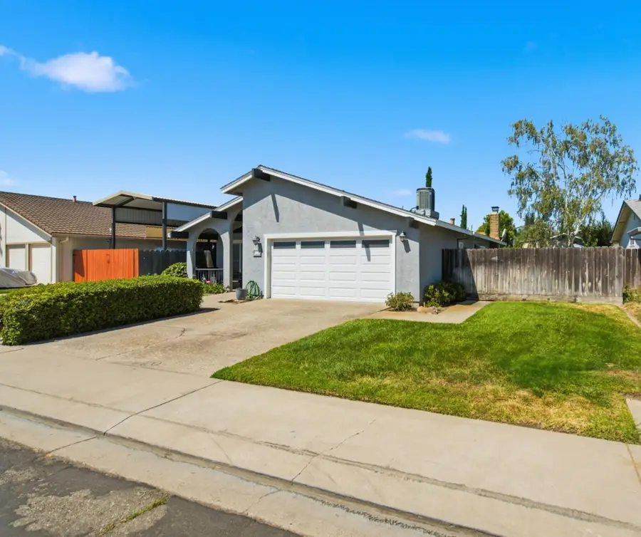 879 Carson Avenue, Manteca, CA 95337 - #3