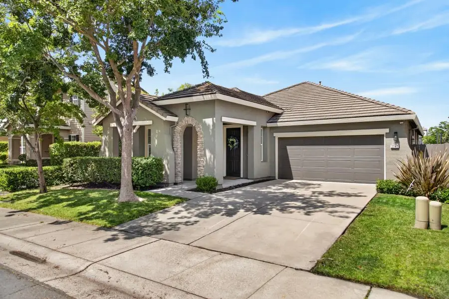 2742 Kalamer Way, Sacramento, CA 95835 - #2
