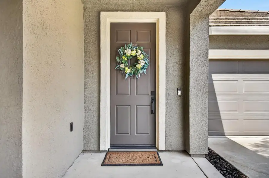 2742 Kalamer Way, Sacramento, CA 95835 - #3