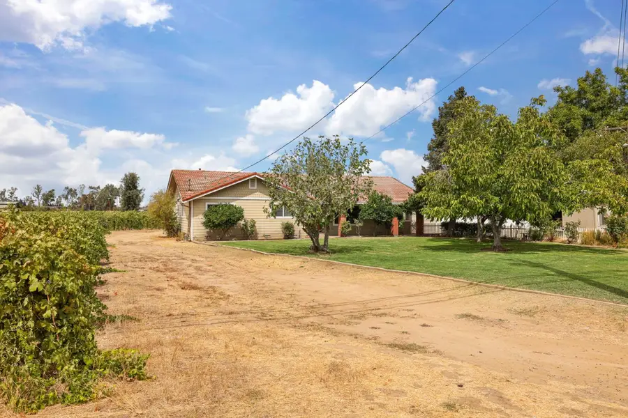 10675 E Peltier Road, Acampo, CA 95220 - #2