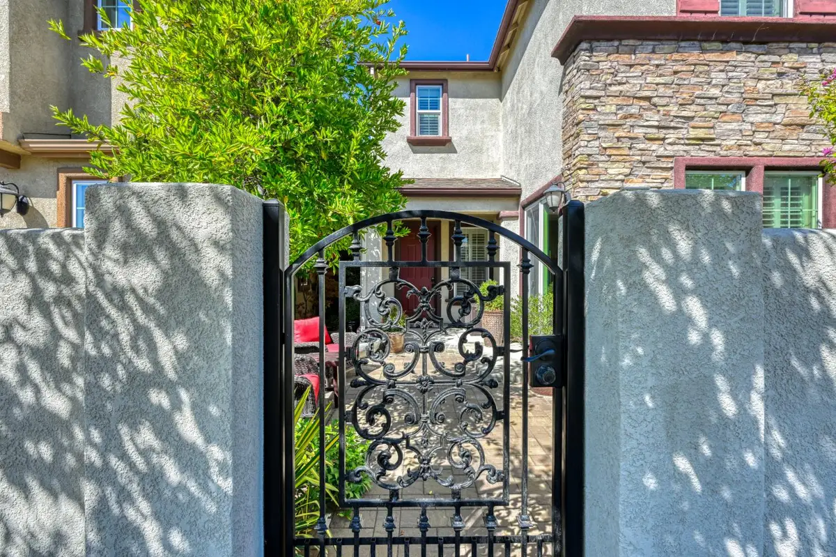 3041 Village Center Drive, Roseville, CA 95747 - #1