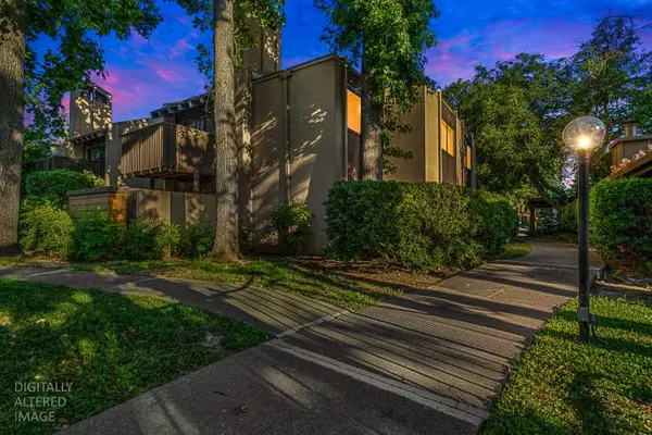 2229 Woodside Lane #8, Sacramento, CA 95825