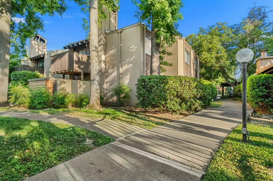 2229 Woodside Lane #8, Sacramento, CA 95825 - #2