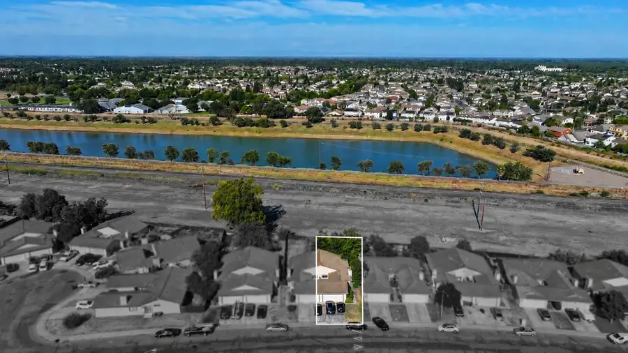 8888 Fox Creek Drive, Stockton, CA 95210 - #2