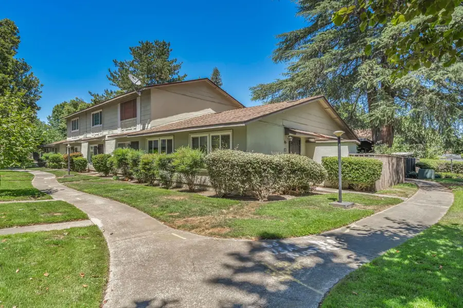 8748 Woodman Way #E, Sacramento, CA 95826 - #2