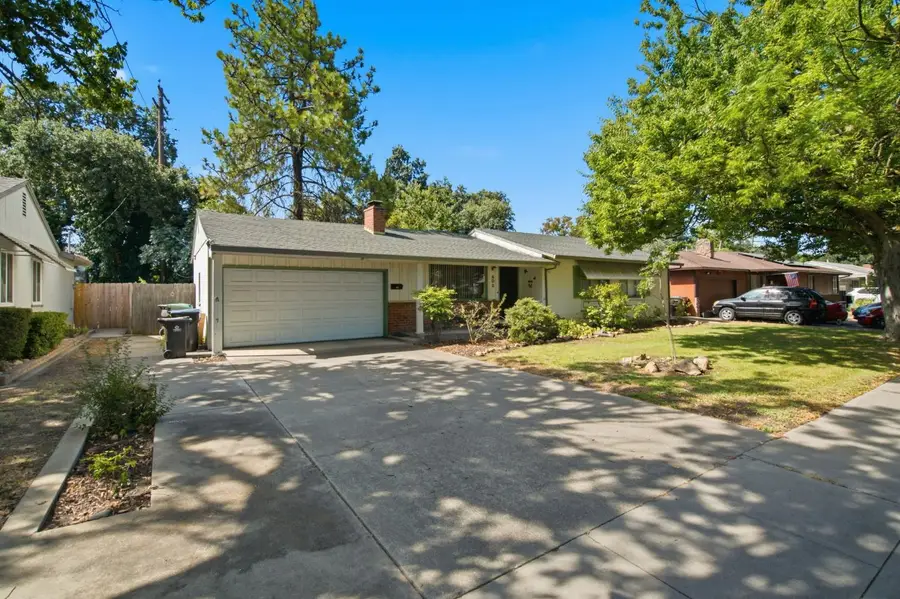 402 W Mayfair Avenue, Stockton, CA 95207 - #2