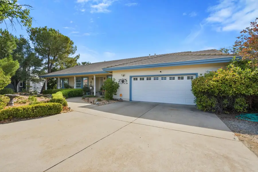 401 Oakridge Court, Valley Springs, CA 95252 - #2