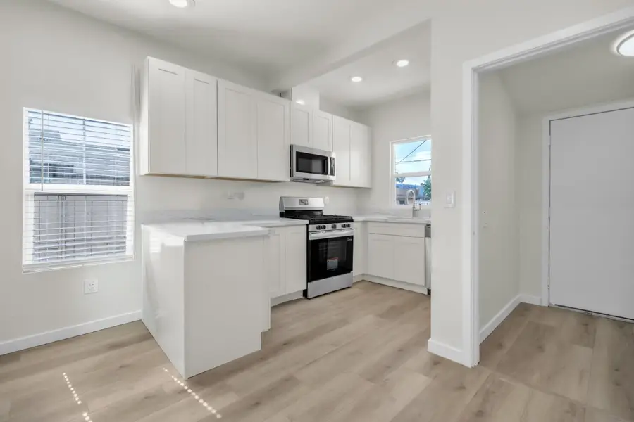 8015 36th Avenue, Sacramento, CA 95824 - #3