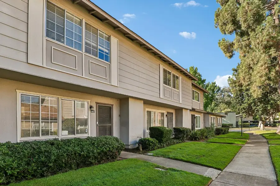 8841 La Riviera Drive #D, Sacramento, CA 95826 - #2