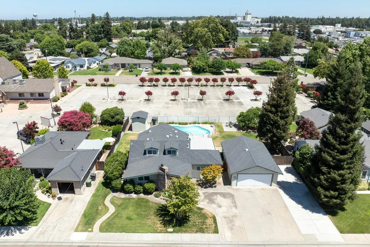 606 Palm Avenue, Ripon, CA 95366 - #1