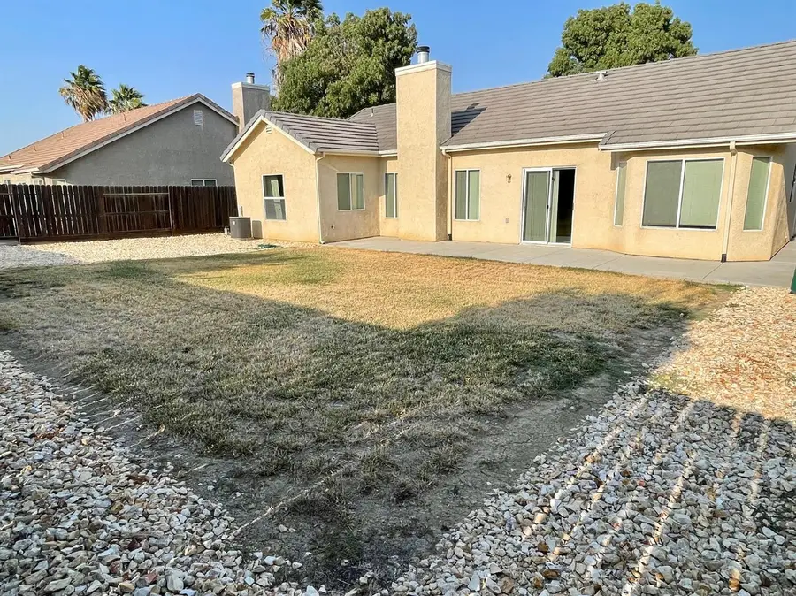 653 Stonewood Drive, Los Banos, CA 93635 - #2