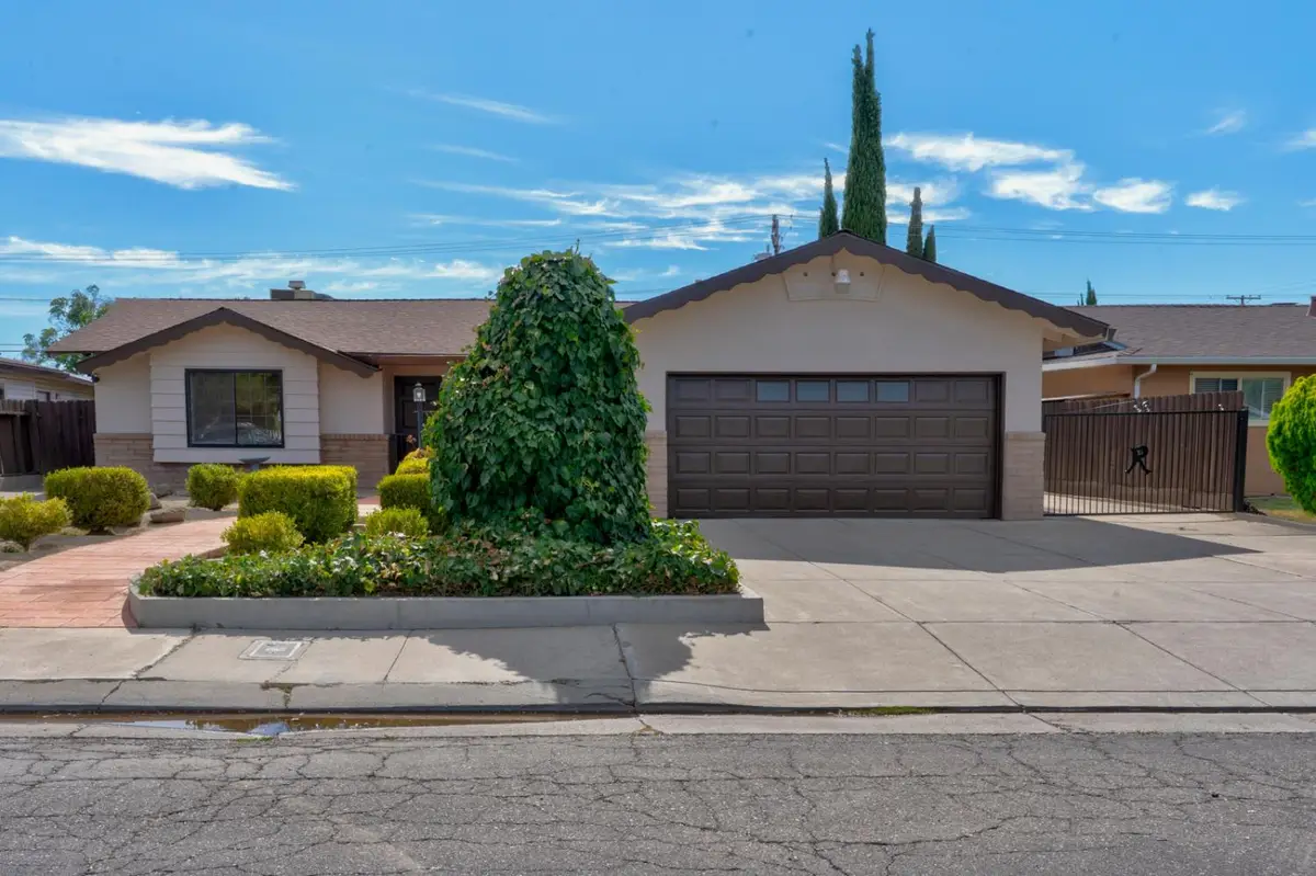163 N Santa Rosa Street, Los Banos, CA 93635 - #1