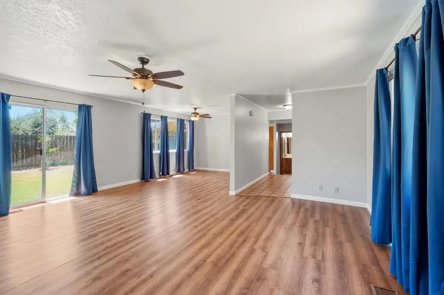 210 Laurel Court, Ripon, CA 95366 - #3