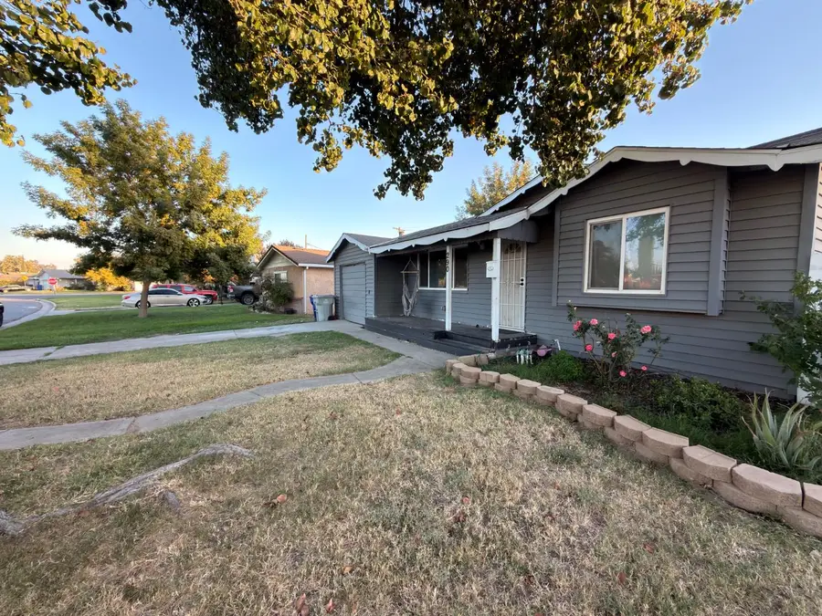 290 E Grove, Atwater, CA 95301 - #3