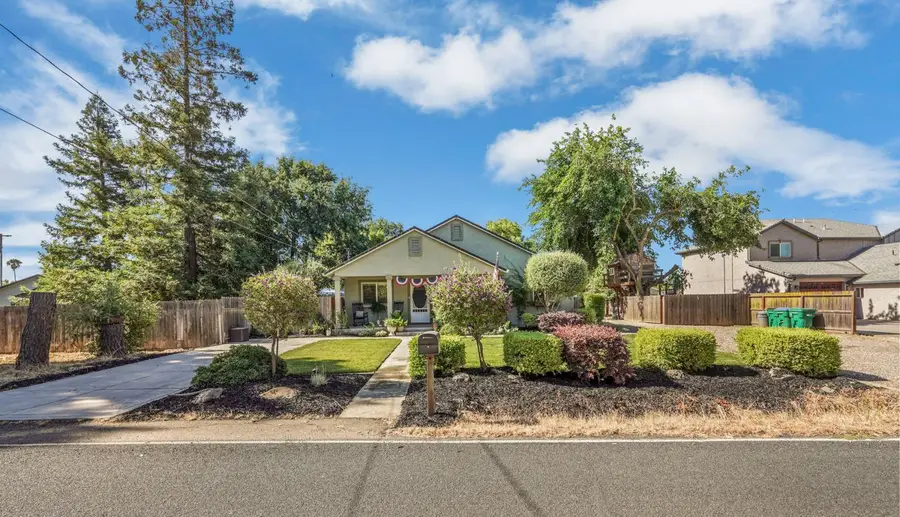 3308 E Forest Lake Road, Acampo, CA 95220 - #3