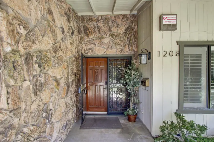 1208 Lantern Court, Sacramento, CA 95864 - #3