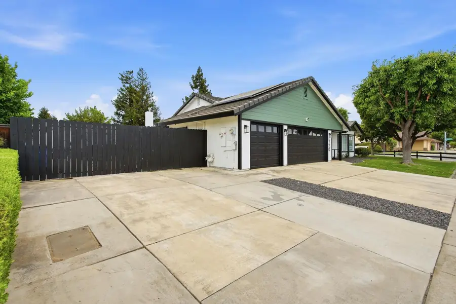 720 Lake Canyon Avenue, Galt, CA 95632 - #2