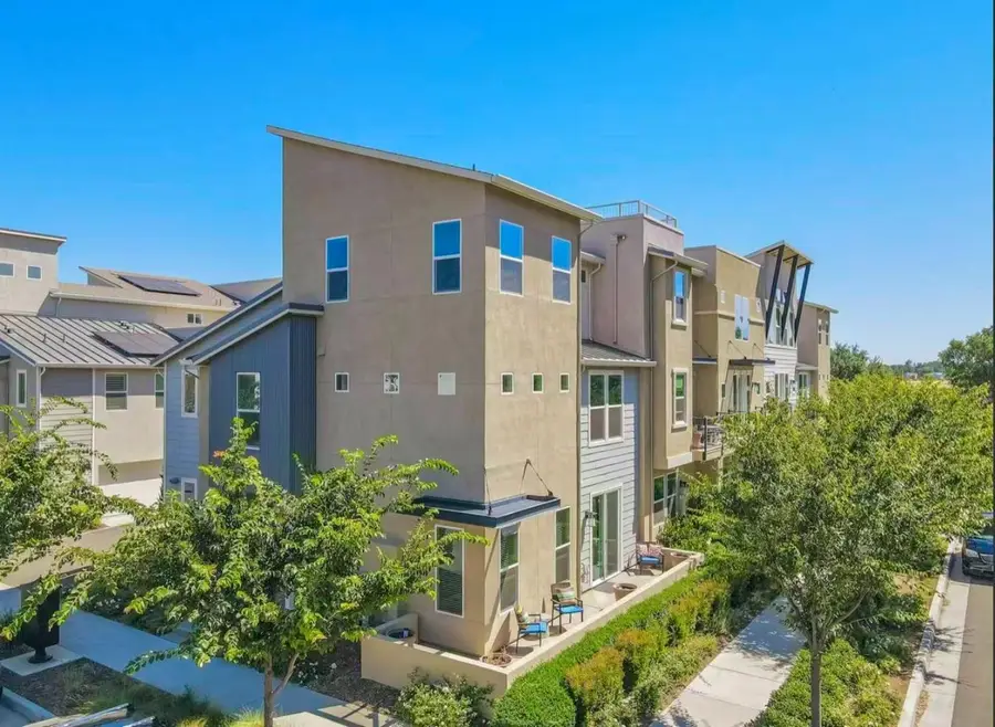 1652 Vine Street, Davis, CA 95616 - #2
