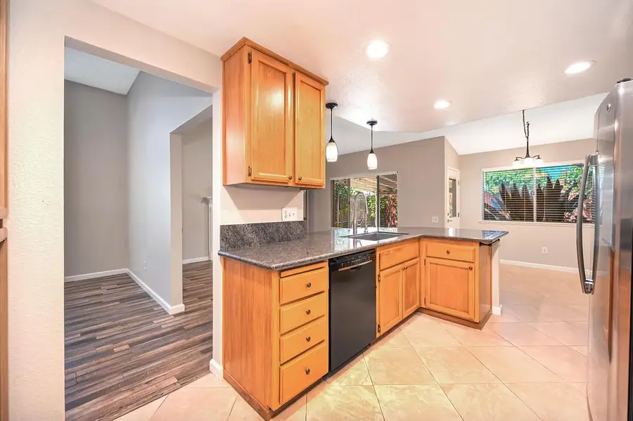 2712 Stoughton Way, Sacramento, CA 95827 - #3