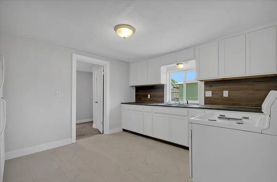 1613 9th Ave, Olivehurst, CA 95961 - #3