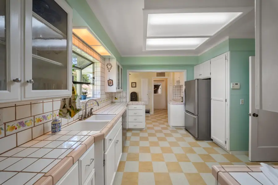 1002 Sycamore Avenue, Modesto, CA 95350 - #2