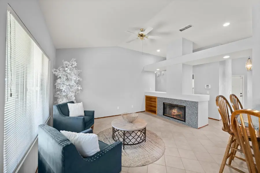 8660 N Delahye Circle, Sacramento, CA 95828 - #2