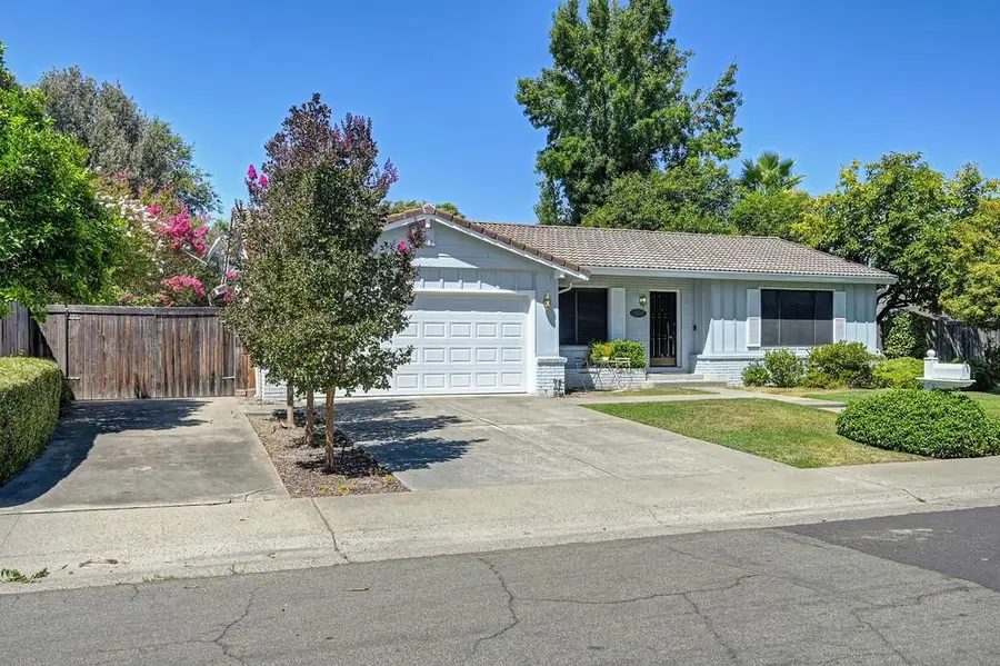 6710 Steamboat Way, Sacramento, CA 95831 - #2