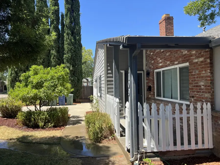4109 42nd Avenue, Sacramento, CA 95824 - #3