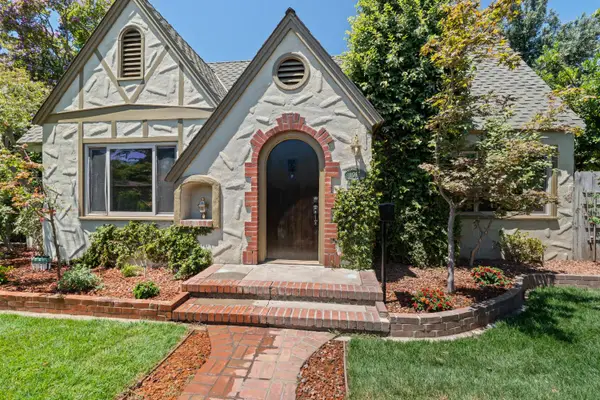 1015 College Avenue, Modesto, CA 95350