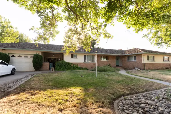 221 N Western Avenue, Waterford, CA 95386