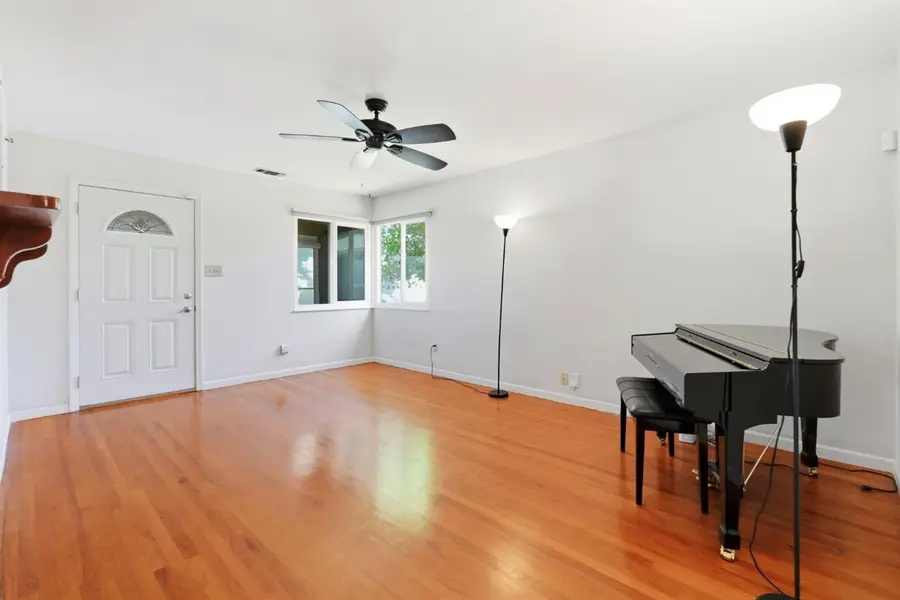 3020 Swansea Way, Rancho Cordova, CA 95670 - #2