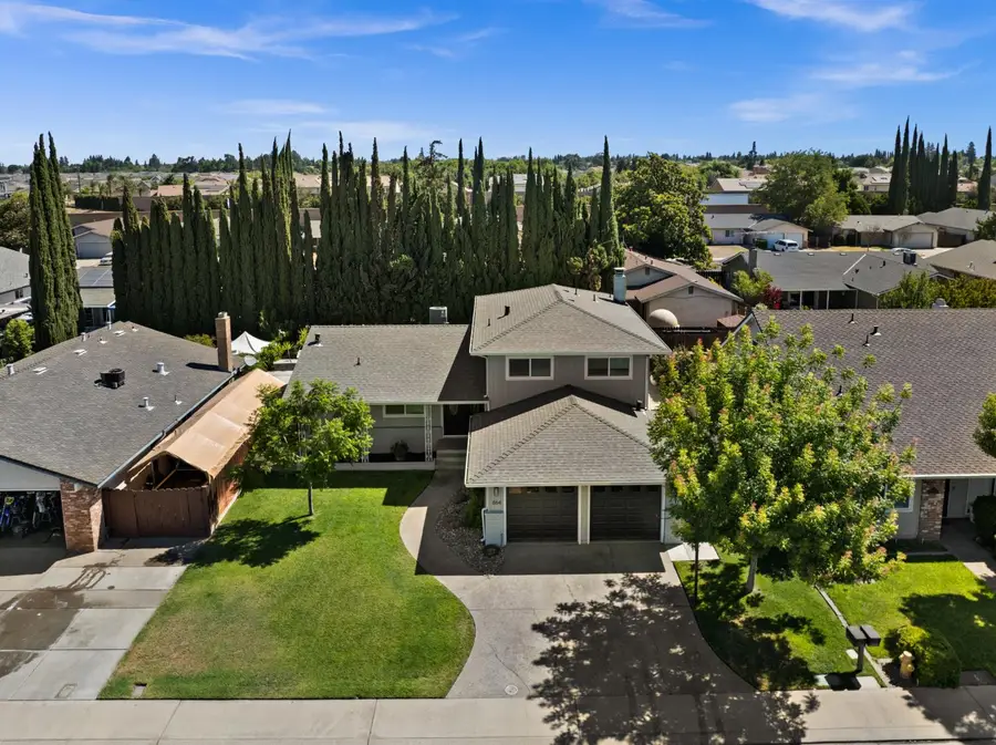 864 Siskiyou Lane, Manteca, CA 95336 - #2