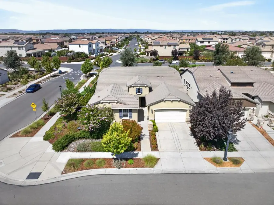 2220 Russell, Woodland, CA 95776 - #2