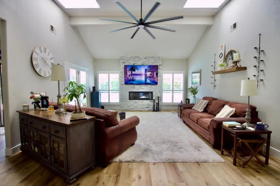 912 Bogarin Lane, Ripon, CA 95366 - #2
