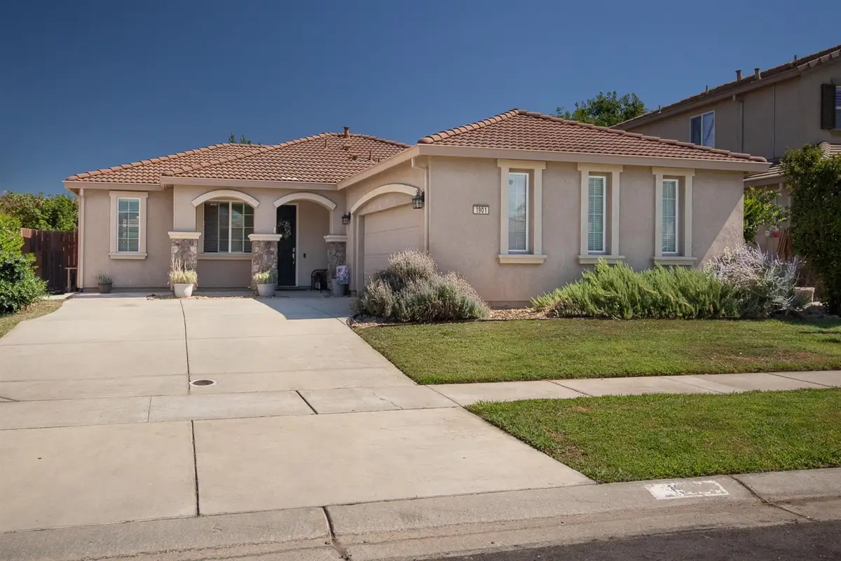 1901 Fall River Drive, Linda, CA 95901 - #1