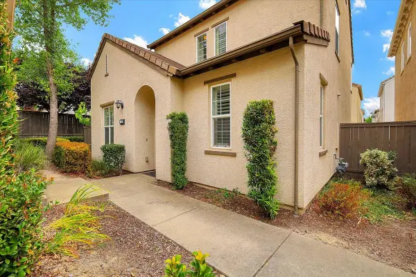 76 Chambord Way #76, Roseville, CA 95678