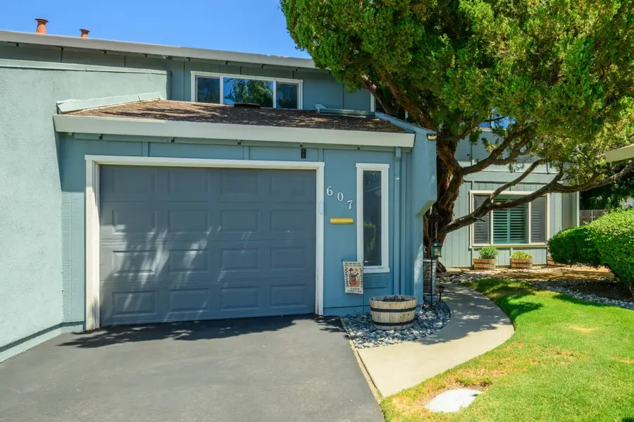 607 Knollwood Drive, Woodland, CA 95695 - #2