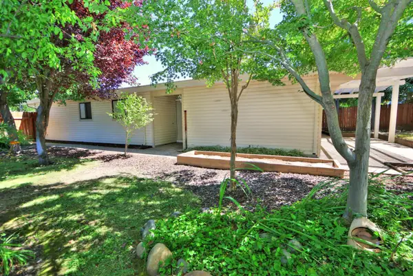 4929 Clear Circle, Carmichael, CA 95608