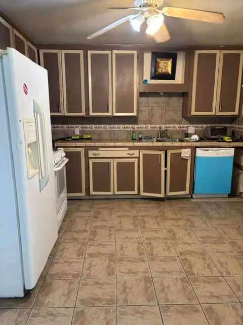 1237 Center Lane, Los Banos, CA 93635 - #2